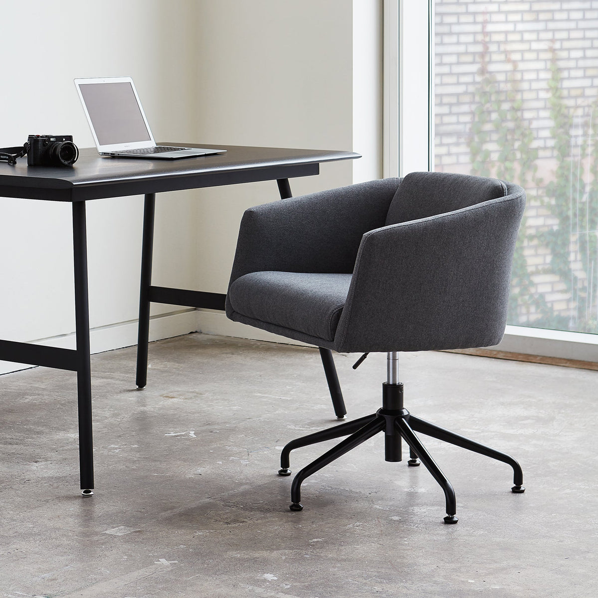 Radius task deals chair