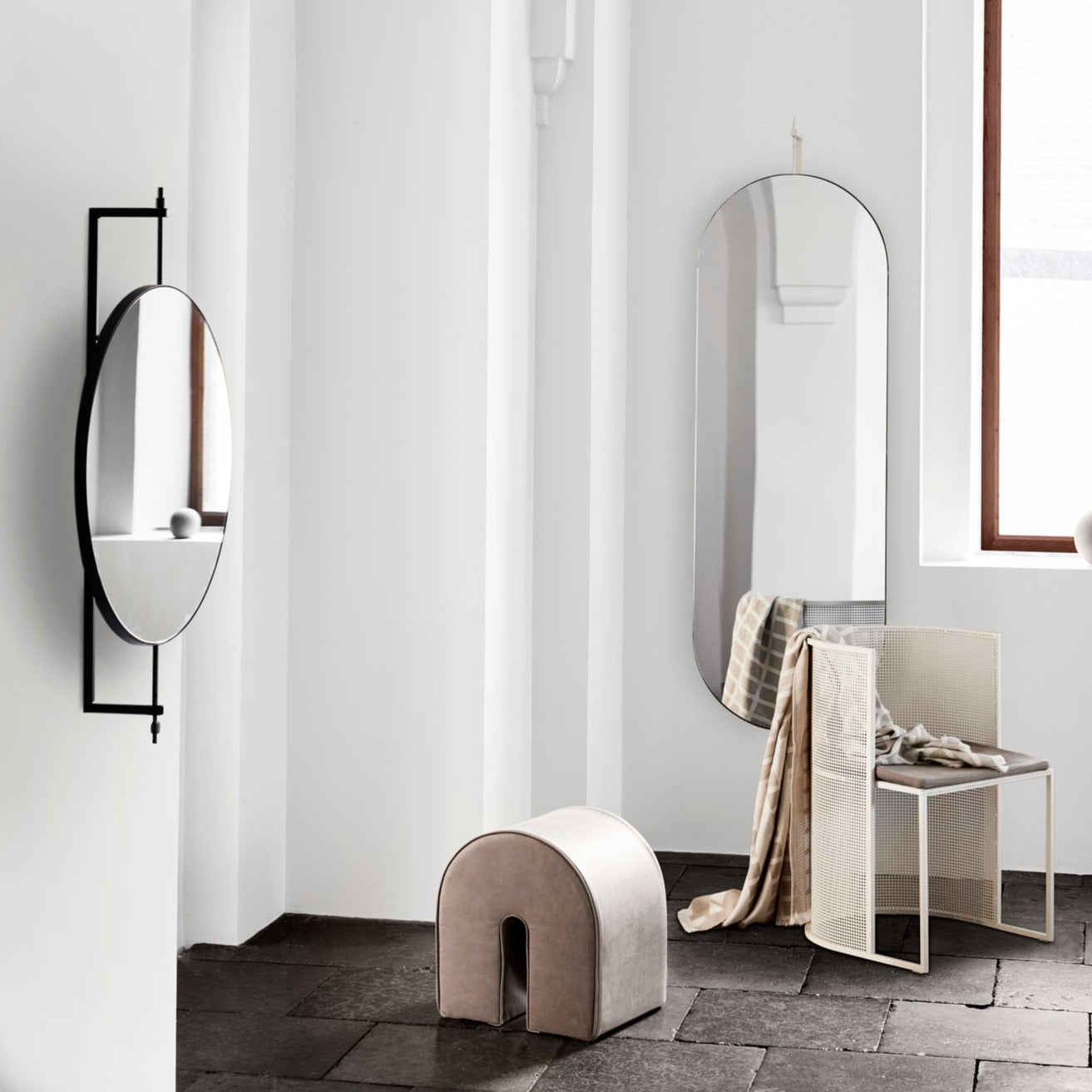 Rotating Mirror – Stylegarage