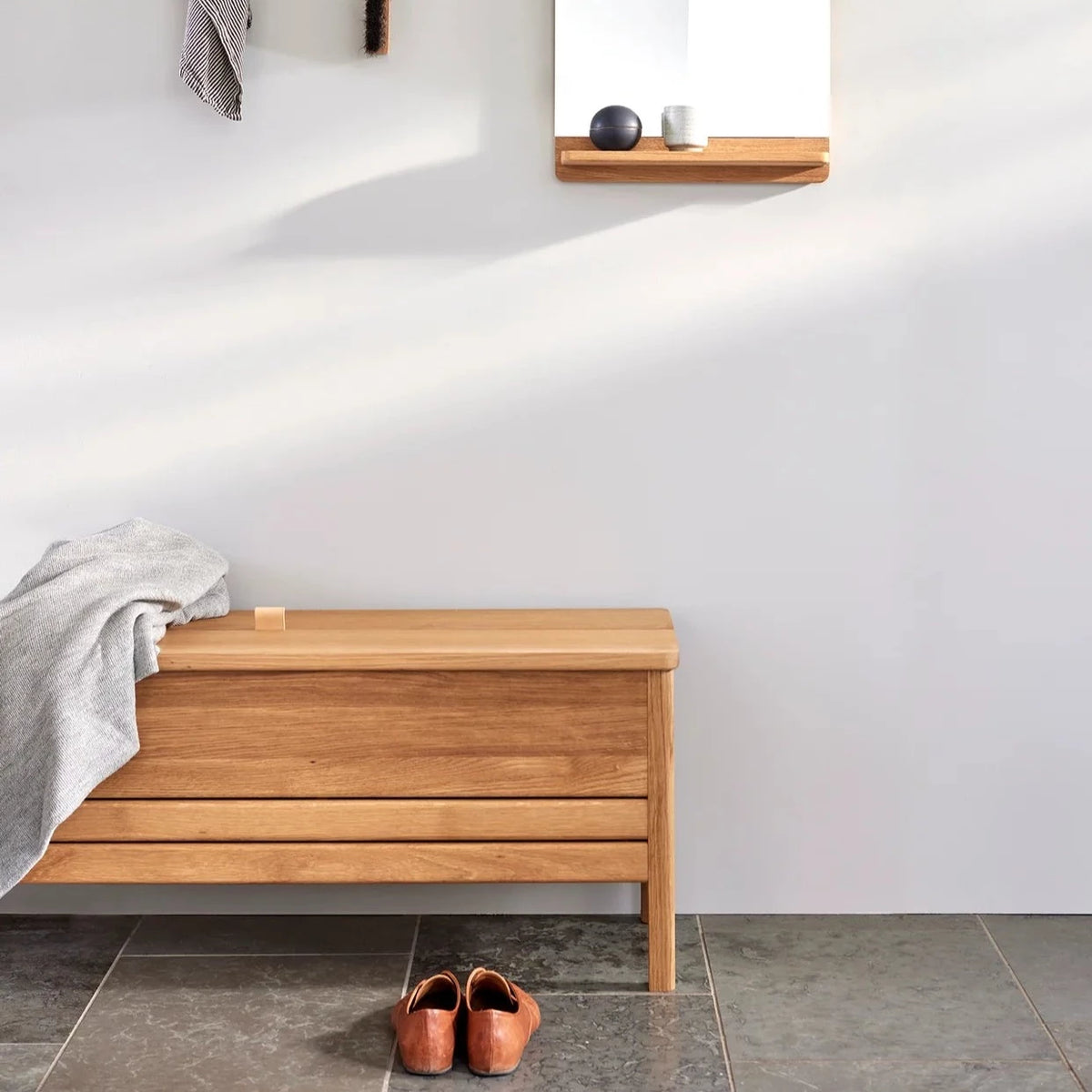 A Line Storage Bench – Stylegarage